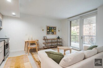 975 Nostrand Ave in Brooklyn, NY - Building Photo - Building Photo