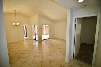 17034 NW 66th Ct in Hialeah, FL - Building Photo - Building Photo