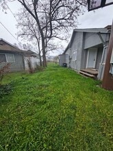 726 W McAndrews Rd in Medford, OR - Building Photo - Building Photo