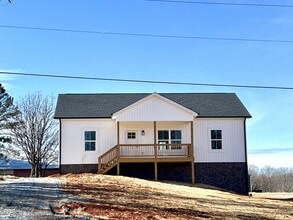 1346 S Coolwell Rd in Madison Heights, VA - Building Photo - Building Photo