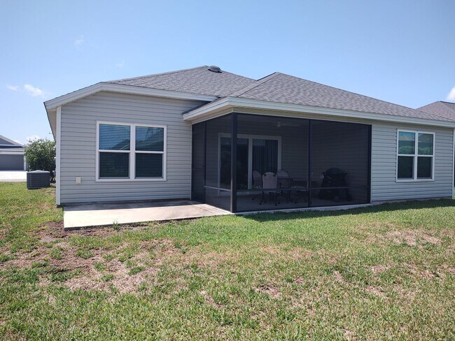432 Mincey Loop in the Villages, FL - Building Photo - Building Photo