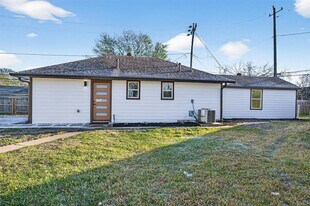 6621 Jason St in Houston, TX - Building Photo