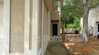 4822 Playpen Dr in Jacksonville, FL - Building Photo