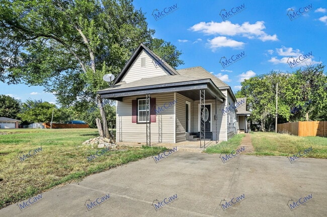 419 N Grand Ave