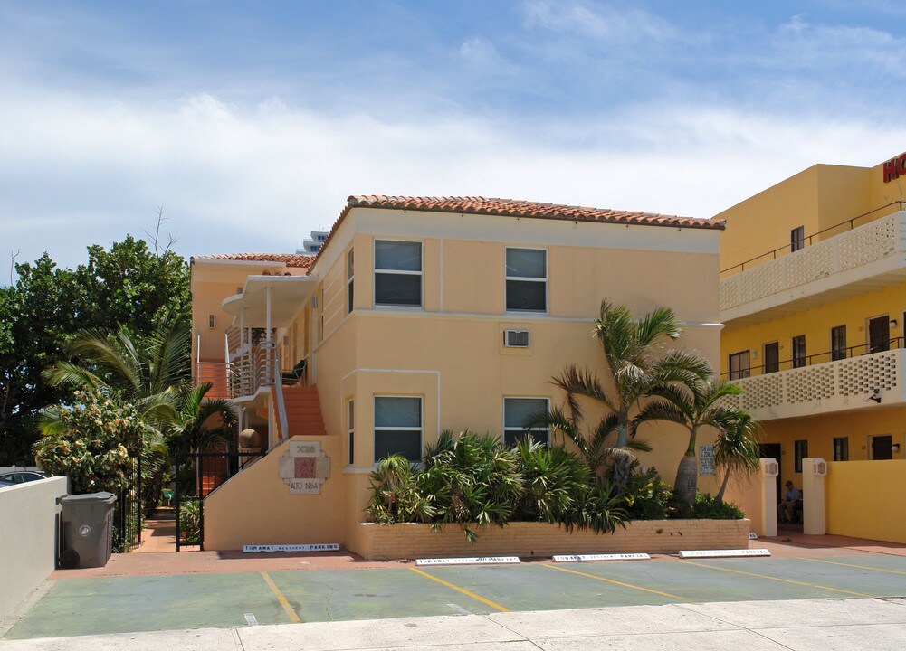 Alto Brba in Fort Lauderdale, FL - Foto de edificio