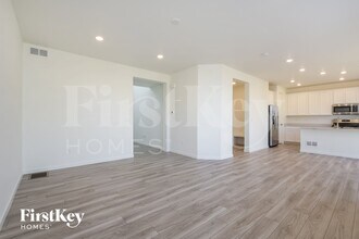 10995 Uvalda St in Commerce City, CO - Foto de edificio - Building Photo