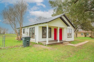 1606 TX-21 in Caldwell, TX - Building Photo - Building Photo