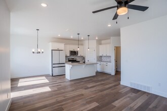 2722 Blue Dawn Ln in Saratoga Springs, UT - Building Photo - Building Photo