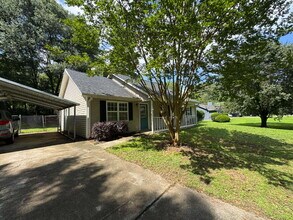 106 King's Ln in Braselton, GA - Building Photo - Building Photo