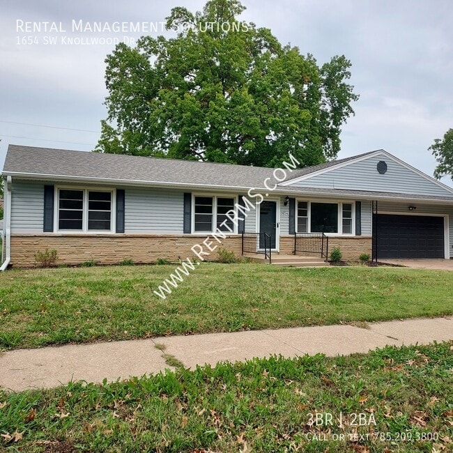 1654 SW Knollwood Dr in Topeka, KS - Building Photo - Building Photo