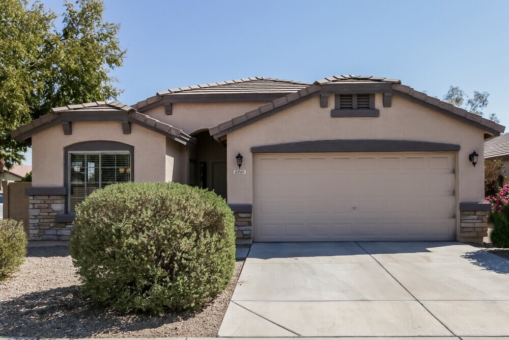 2201 S 84th Ave in Tolleson, AZ - Building Photo