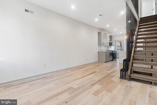 3118 Ridge Ave in Philadelphia, PA - Building Photo