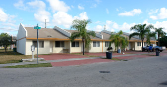 578-594 NW 14th St Apartamentos