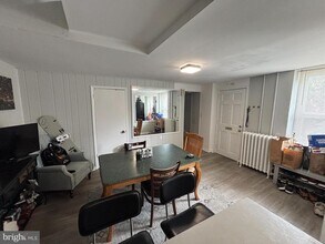 112 Grape St in Philadelphia, PA - Building Photo - Building Photo