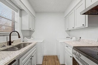 203 Jefferson St in Lowell, AR - Building Photo - Building Photo