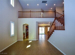 685 Catalina Aisle St in Las Vegas, NV - Building Photo - Building Photo