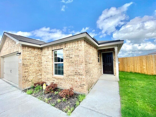 701 Yearwood Ln in Jarrell, TX - Building Photo - Building Photo