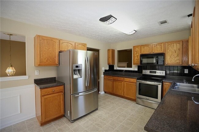 1435 Stephens Pond View in Loganville, GA - Building Photo - Building Photo