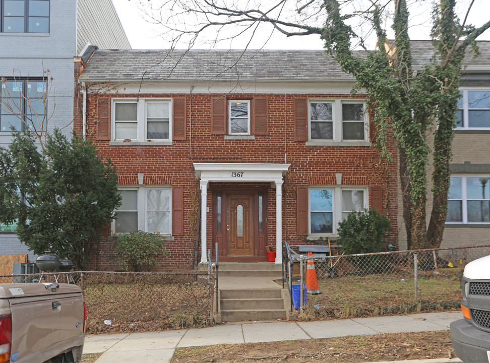 1367 Childress St NE in Washington, DC - Building Photo