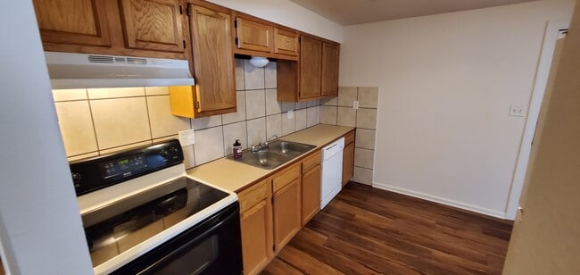 5810 Oneida St in Commerce City, CO - Building Photo - Building Photo