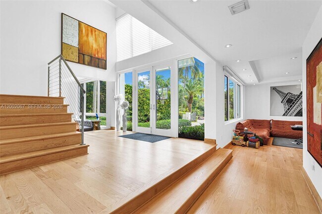 145 Biscay Dr in Bal Harbour, FL - Building Photo - Building Photo