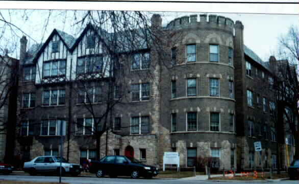 Farwell-oakley Apartments in Chicago, IL - Building Photo