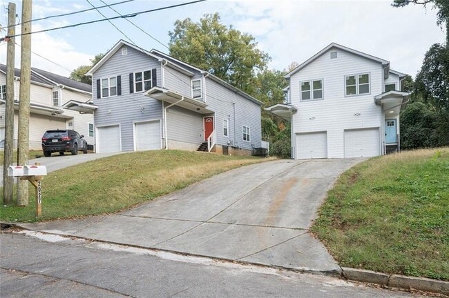 2027 Lois Pl NW in Atlanta, GA - Building Photo - Building Photo