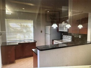 21343 NE 8th Ct in Miami, FL - Building Photo - Building Photo
