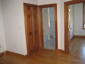 7 E Main St in Oyster Bay, NY - Building Photo - Building Photo