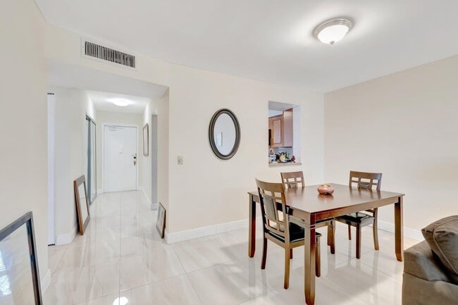 14723 Cumberland Dr in Delray Beach, FL - Building Photo - Building Photo