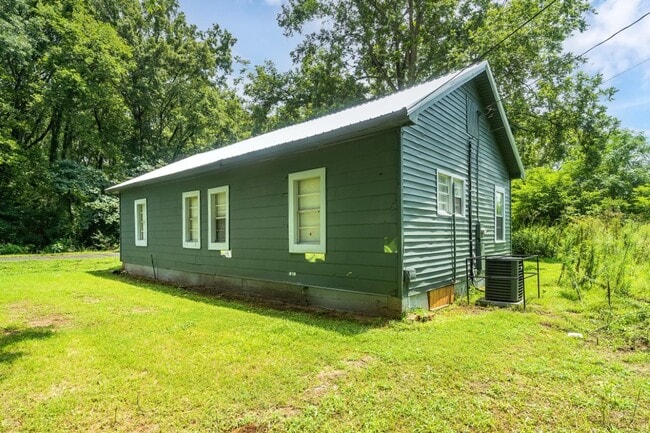 23 East St in Sylacauga, AL - Building Photo - Building Photo