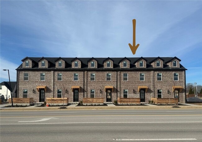 property at 5904 S Bellview Rd