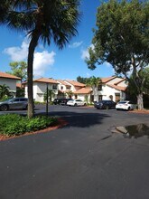 5705 Fox Hollow Dr in Boca Raton, FL - Building Photo - Building Photo