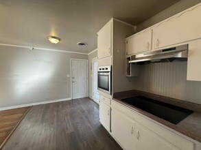 5107 S Bonham St in Amarillo, TX - Foto de edificio - Building Photo