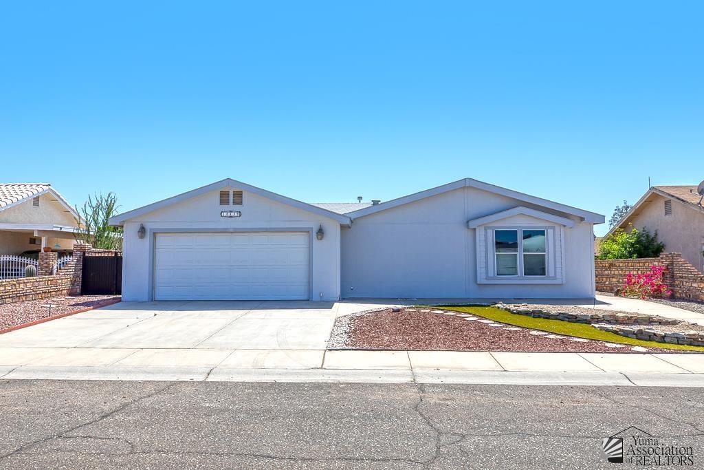 10439 E 37th St in Yuma, AZ - Building Photo