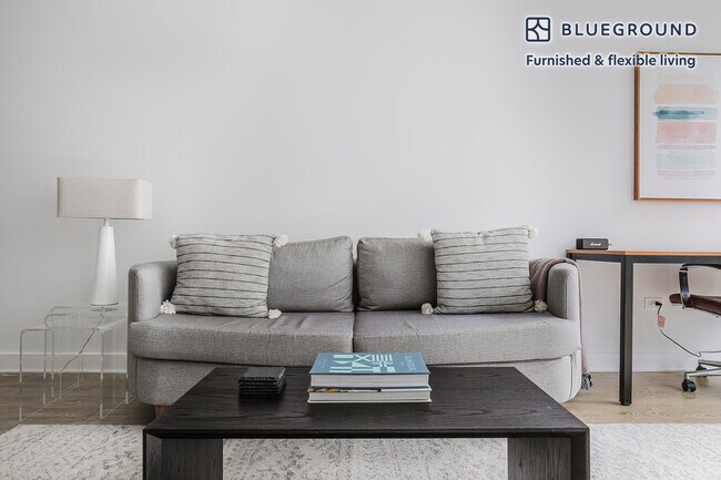 201 N Garland Ct in Chicago, IL - Building Photo - Building Photo