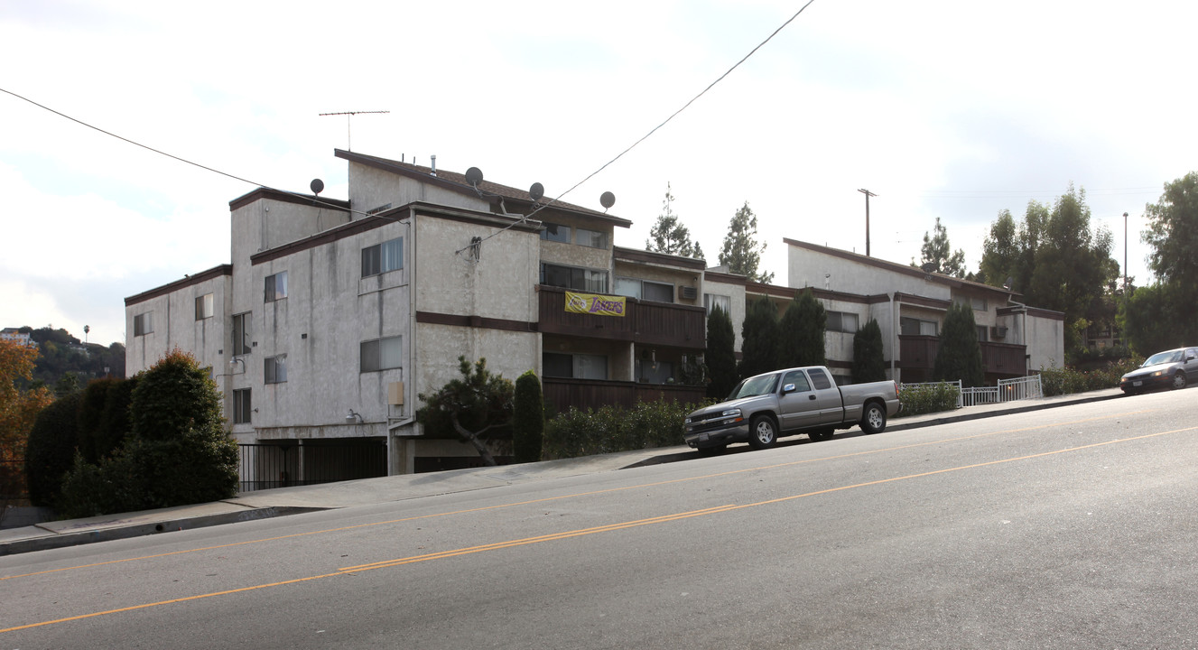 118 San Pascual Ave in Los Angeles, CA - Foto de edificio