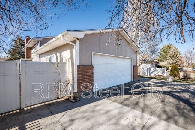 2119 Chatalet Ln in Pueblo, CO - Building Photo - Building Photo