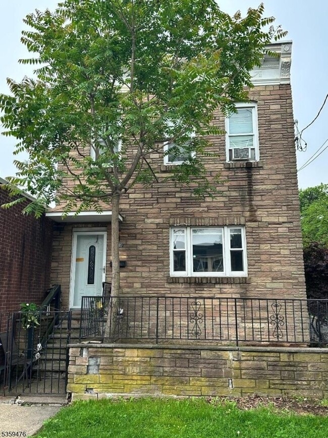 property at 1620 S Wood Ave