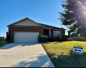 102 Silvermoon Ln in Huntsville, AL - Building Photo - Building Photo