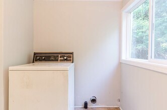 1233 Cheshire Ave in Charlotte, NC - Building Photo - Building Photo