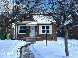 21034 Universal Ave in Eastpointe, MI - Building Photo