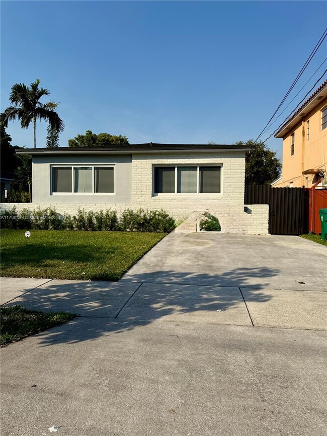 1371 SW 21st Ter in Miami, FL - Building Photo - Building Photo