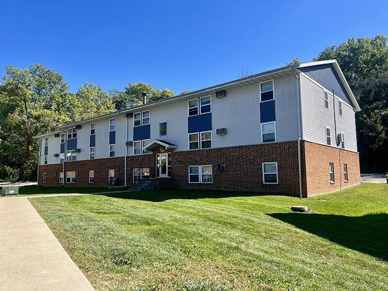 2310 Hickman Rd-Unit -8 in Des Moines, IA - Foto de edificio