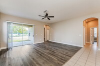 8510 Lagerfeld Dr in Land O Lakes, FL - Building Photo - Building Photo