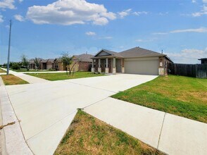 21417 Quick Fox Dr in Hutto, TX - Building Photo - Building Photo