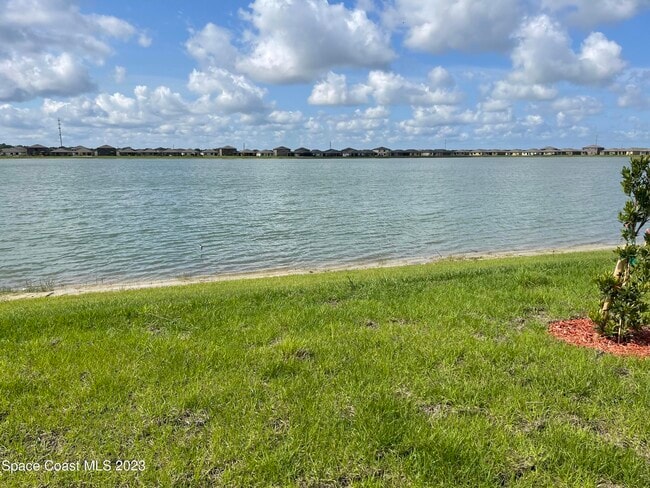 2194 Farmhouse Rd SE in Palm Bay, FL - Building Photo - Building Photo