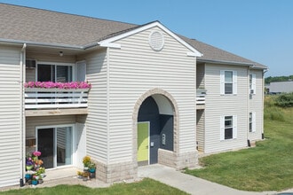 Arboretum Apartment Homes in Mt. Pleasant, MI - Foto de edificio - Building Photo