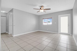 11740 SW 182nd Terrace in Miami, FL - Building Photo - Building Photo