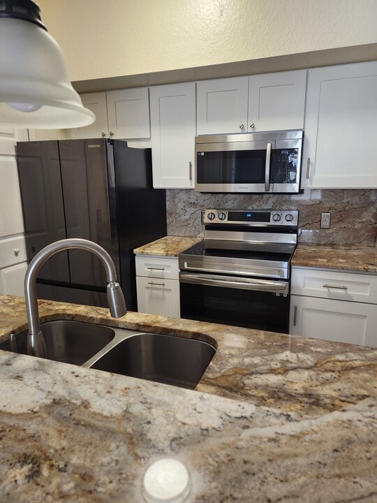 13003 Plantation Park Cir, Unit 13210 in Orlando, FL - Building Photo